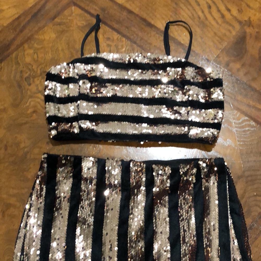 Sequins all over party outfit skirt and top set size Small